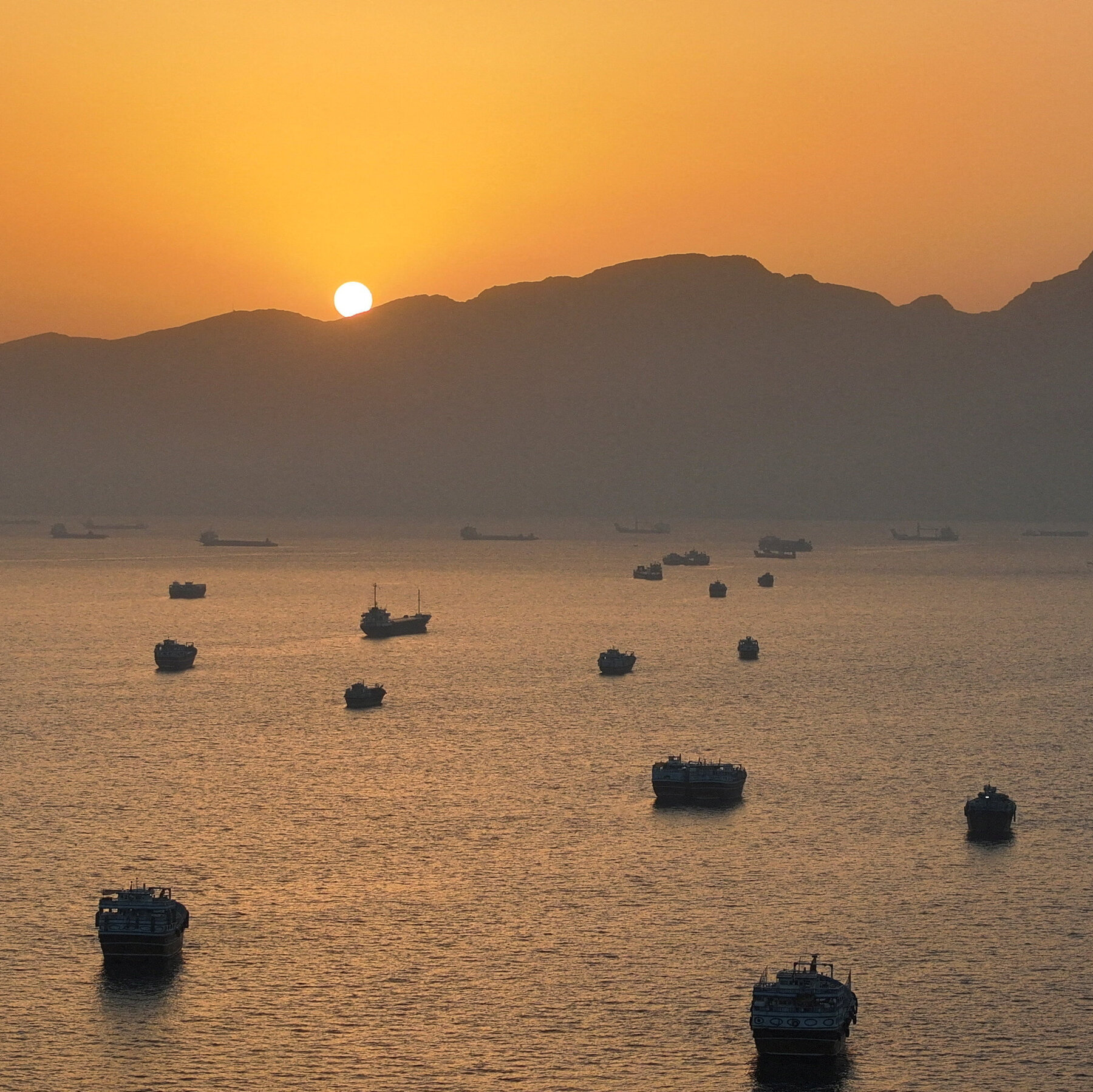 You are currently viewing U.S. Military Is Quietly Guiding Ships Through the Strait of Hormuz
