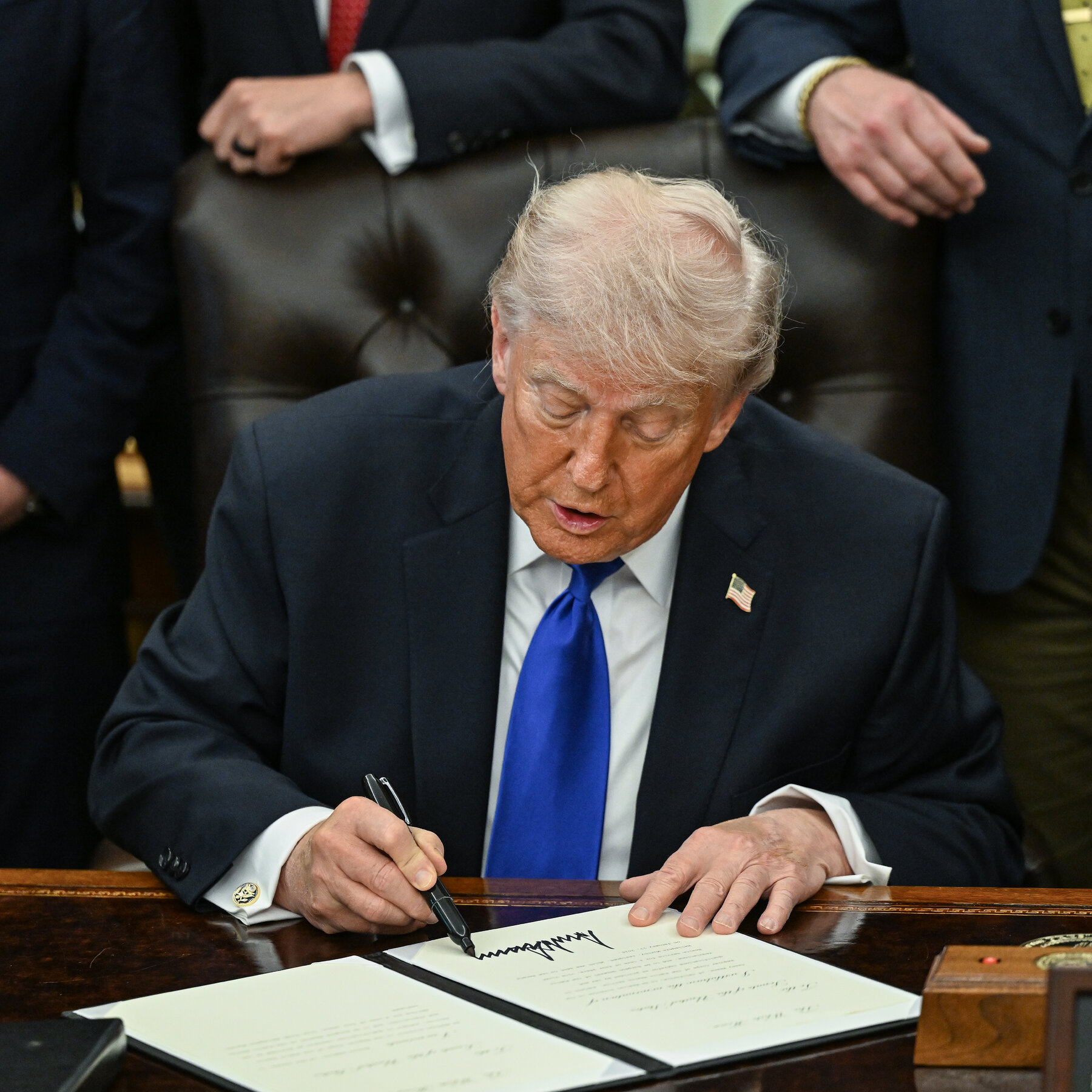 You are currently viewing Trump Plans to Sign Executive Order Granting Oversight of A.I. Models
