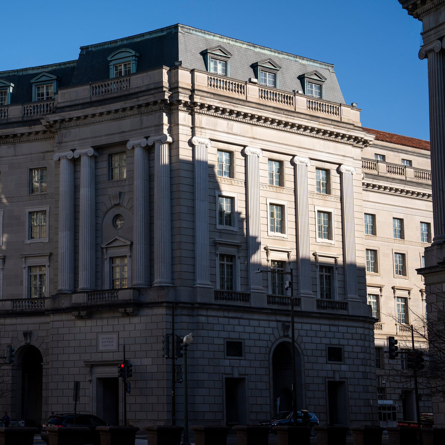 Read more about the article Justice Dept. Announces $1.8 Billion Fund in Settling I.R.S. Suit