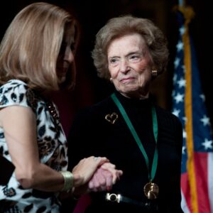 Read more about the article Doris Fisher, Co-Founder of the Gap, Dies at 94