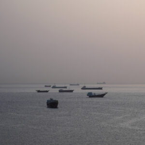 Read more about the article Deal to Reopen Hormuz Kicks Off Long Effort to Ease Energy Crisis