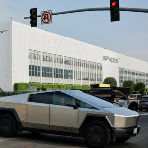 Read more about the article Elon Musk’s Next Move May Be a Mega-Merger of SpaceX and Tesla