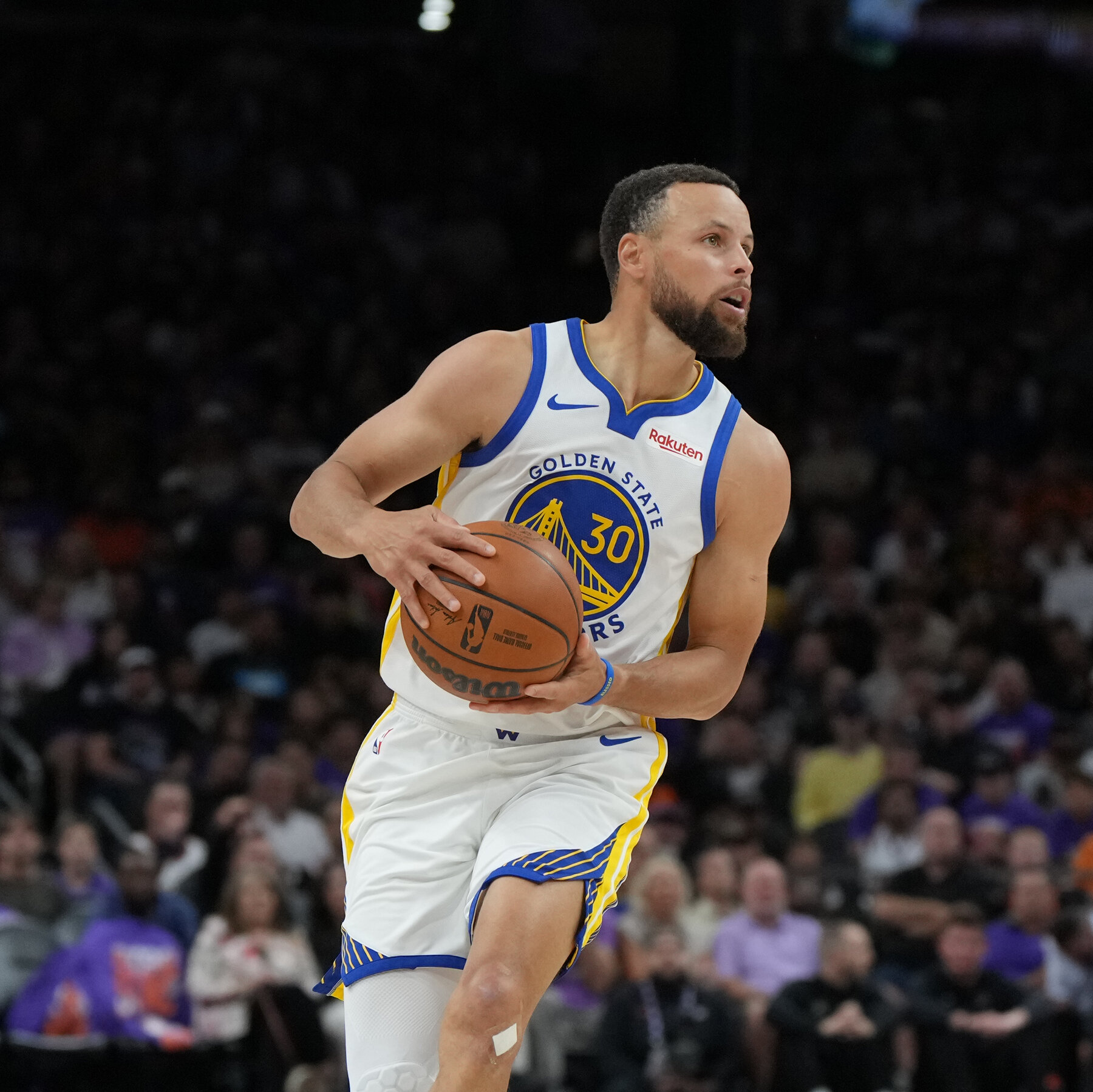 Read more about the article Stephen Curry and Li-Ning: What to Know About N.B.A. Star’s Deal With Chinese Sneaker Company