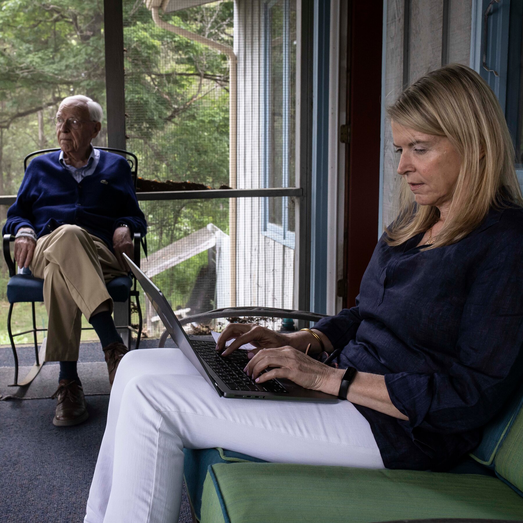 Read more about the article 5 Tips to Start Managing Your Aging Parents’ Money