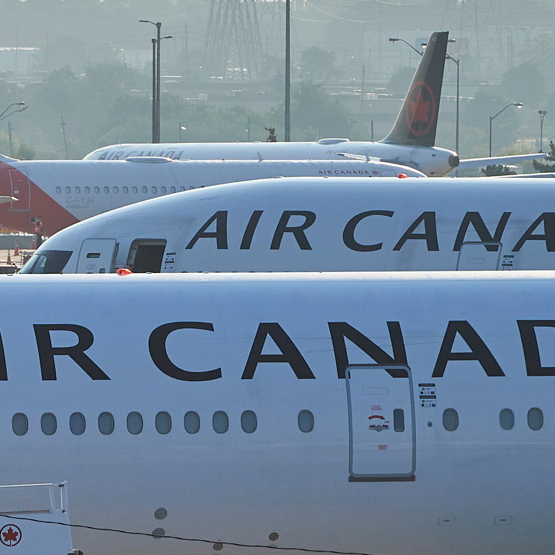 Read more about the article Air Canada Pilot Accused of Flying for 17 Years Without Proper License