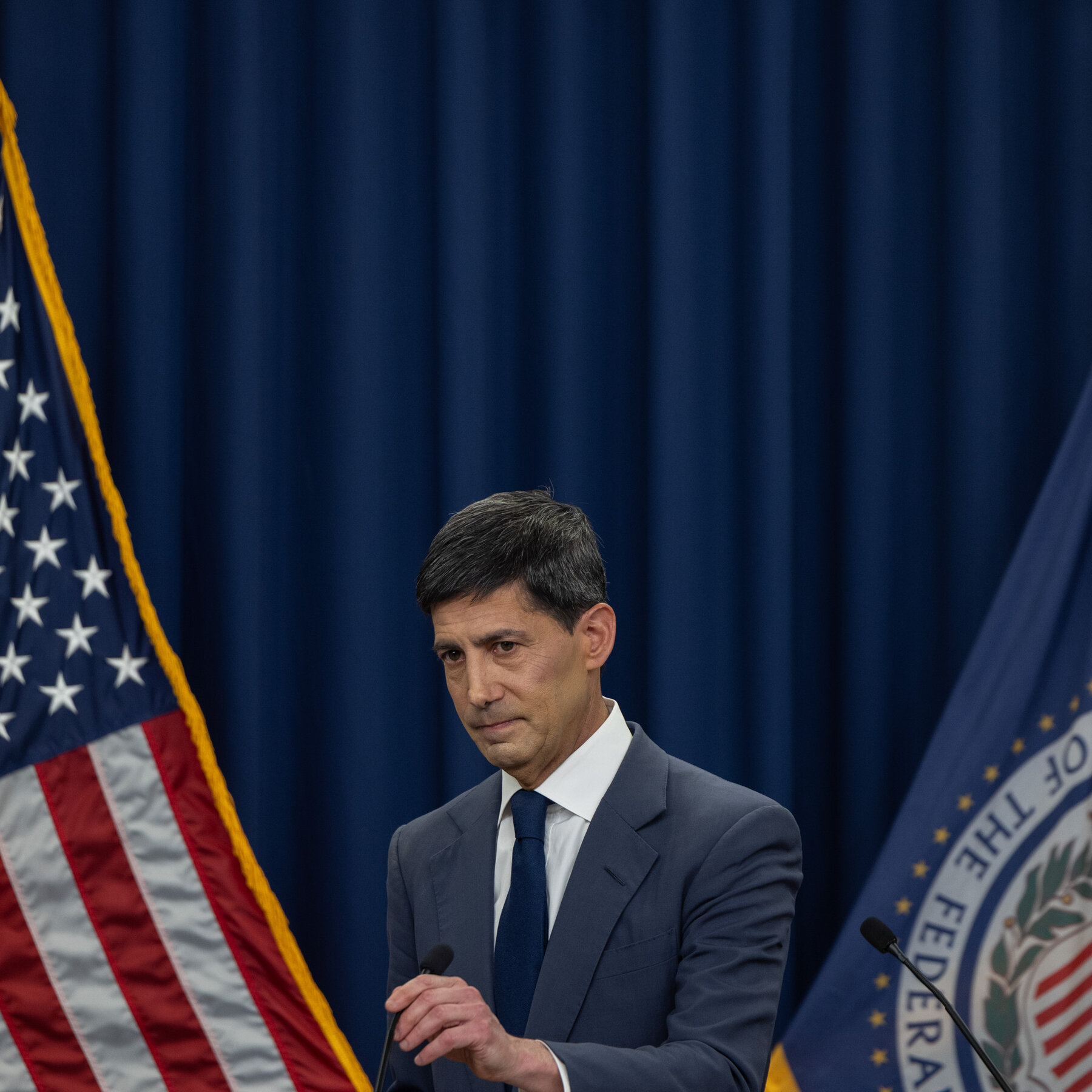 You are currently viewing Warsh Wants the Fed to Send Fewer Signals. That Comes With Risks.