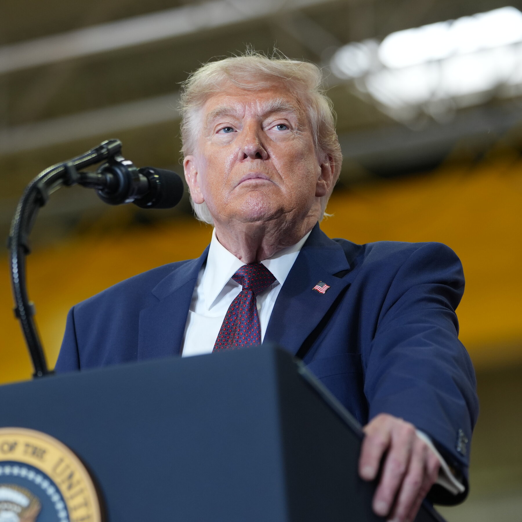 You are currently viewing Trump Threatens to Impose 100% Tariff on European Countries Over Tech Taxes