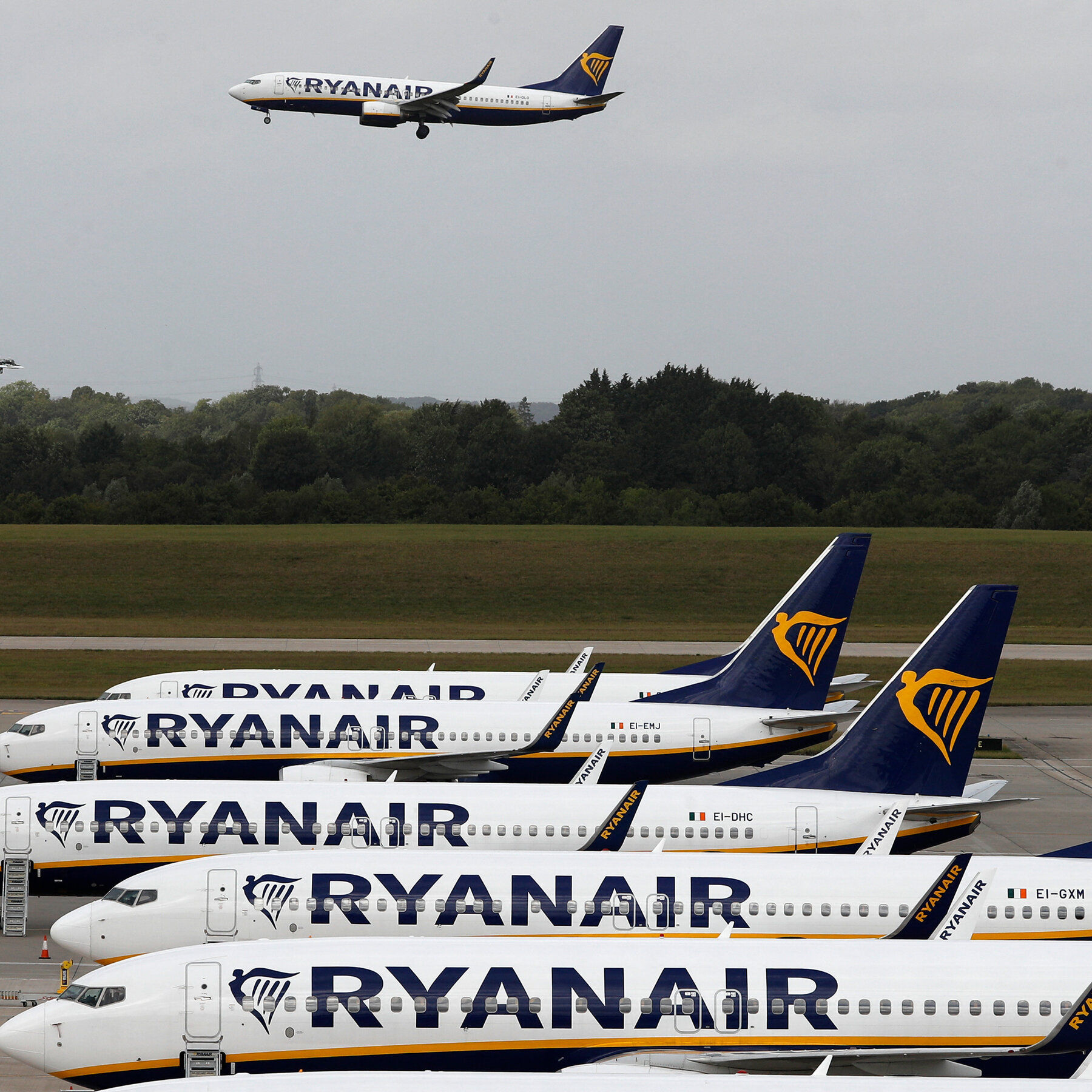 You are currently viewing Ryanair Stops Charging for Parents to Sit With Their Children