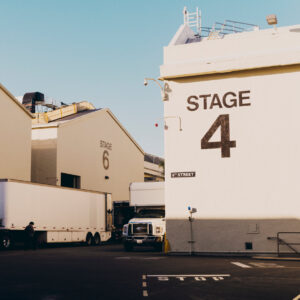 Read more about the article Paramount Agrees to Delay Warner Bros. Merger for Months