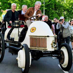 Read more about the article How the Prius Traces Its Lineage to a 1900 Car From Ferdinand Porsche