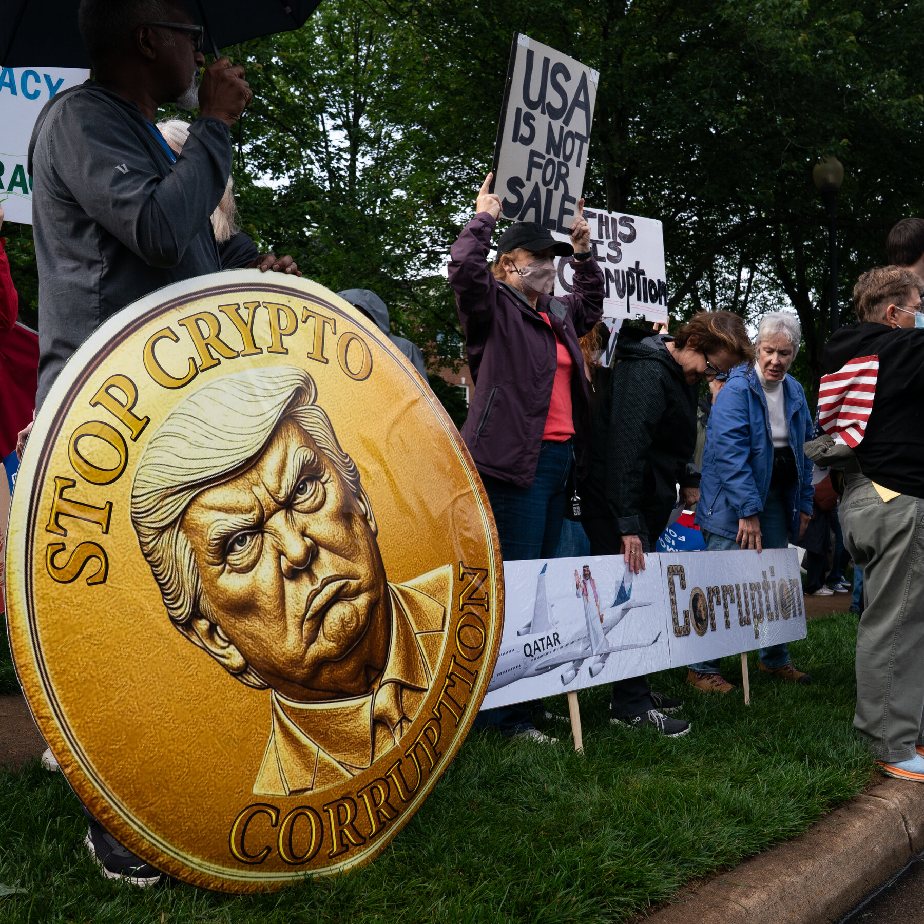 You are currently viewing Nearly a Million Investors Lost a Total of $3.8 Billion on Trump Crypto Coin