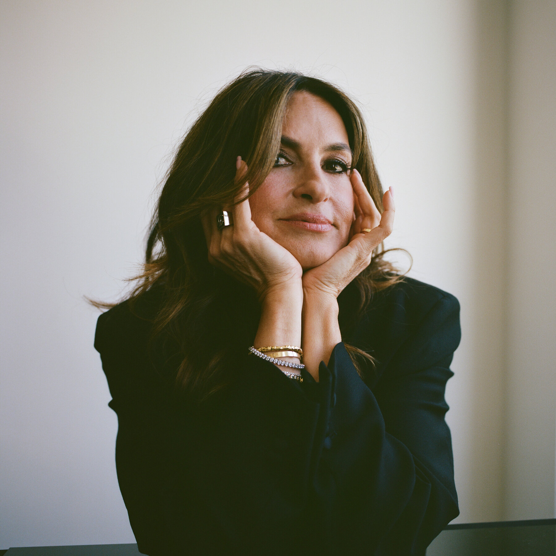 You are currently viewing Mariska Hargitay to Host the Emmys