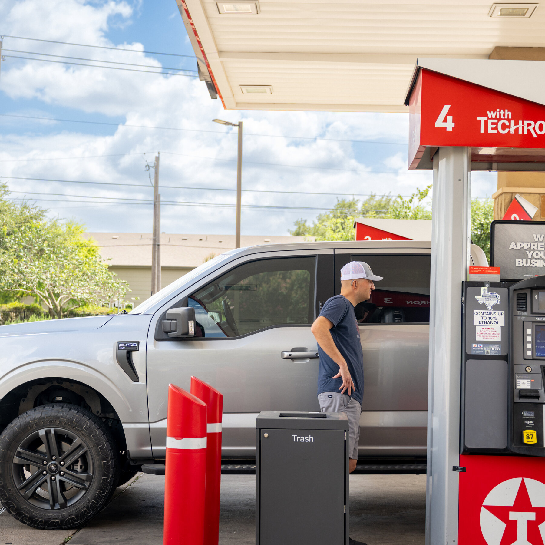 Read more about the article White House Cheers Inflation Data While Iran War Sparks New Price Surge