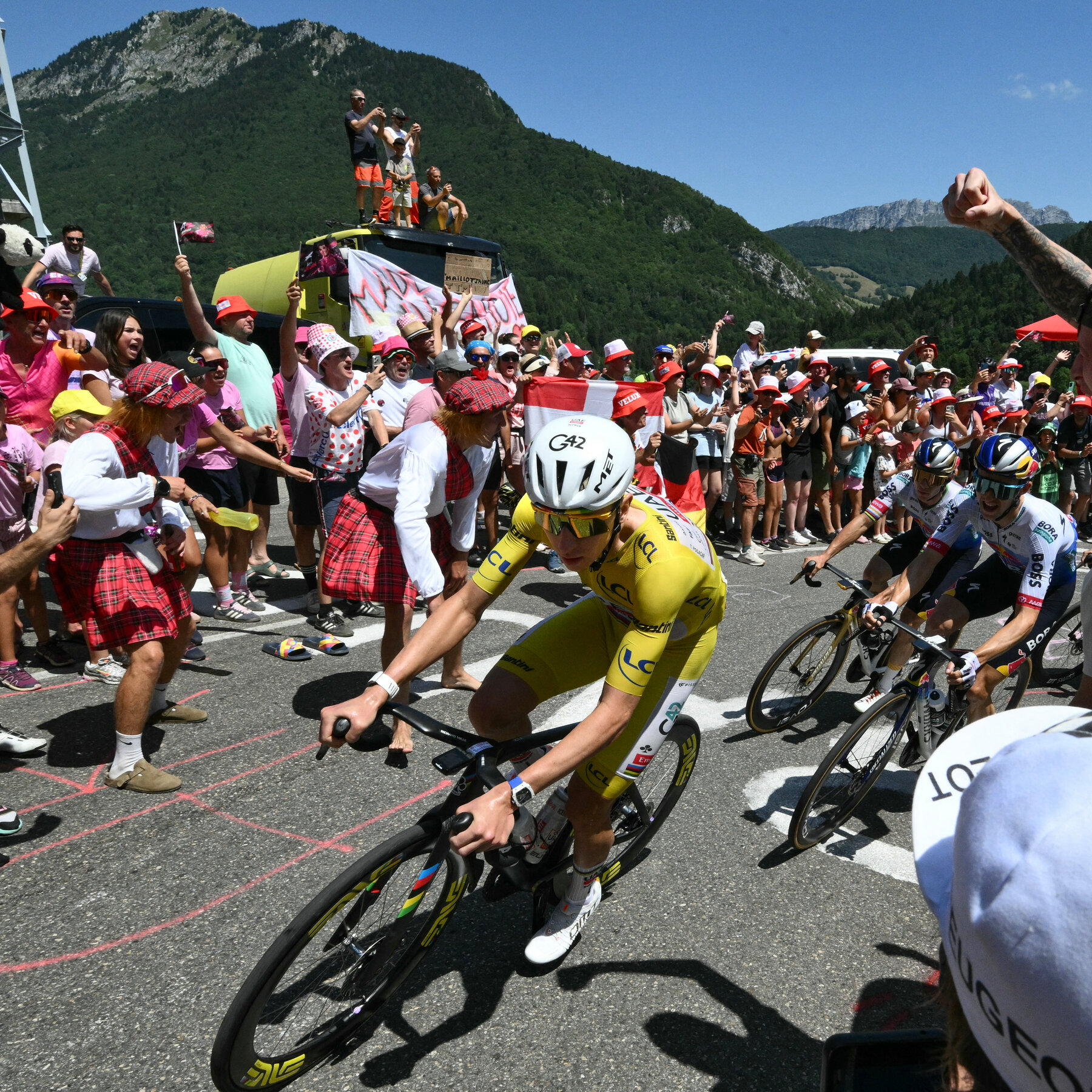 Read more about the article Is the Amaury Family, Owners of the Tour de France, Hurting Cycling?