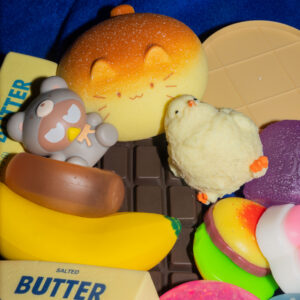 Read more about the article Kids (and Adults) Are Obsessed With Squishy Toys and Fidget Trading