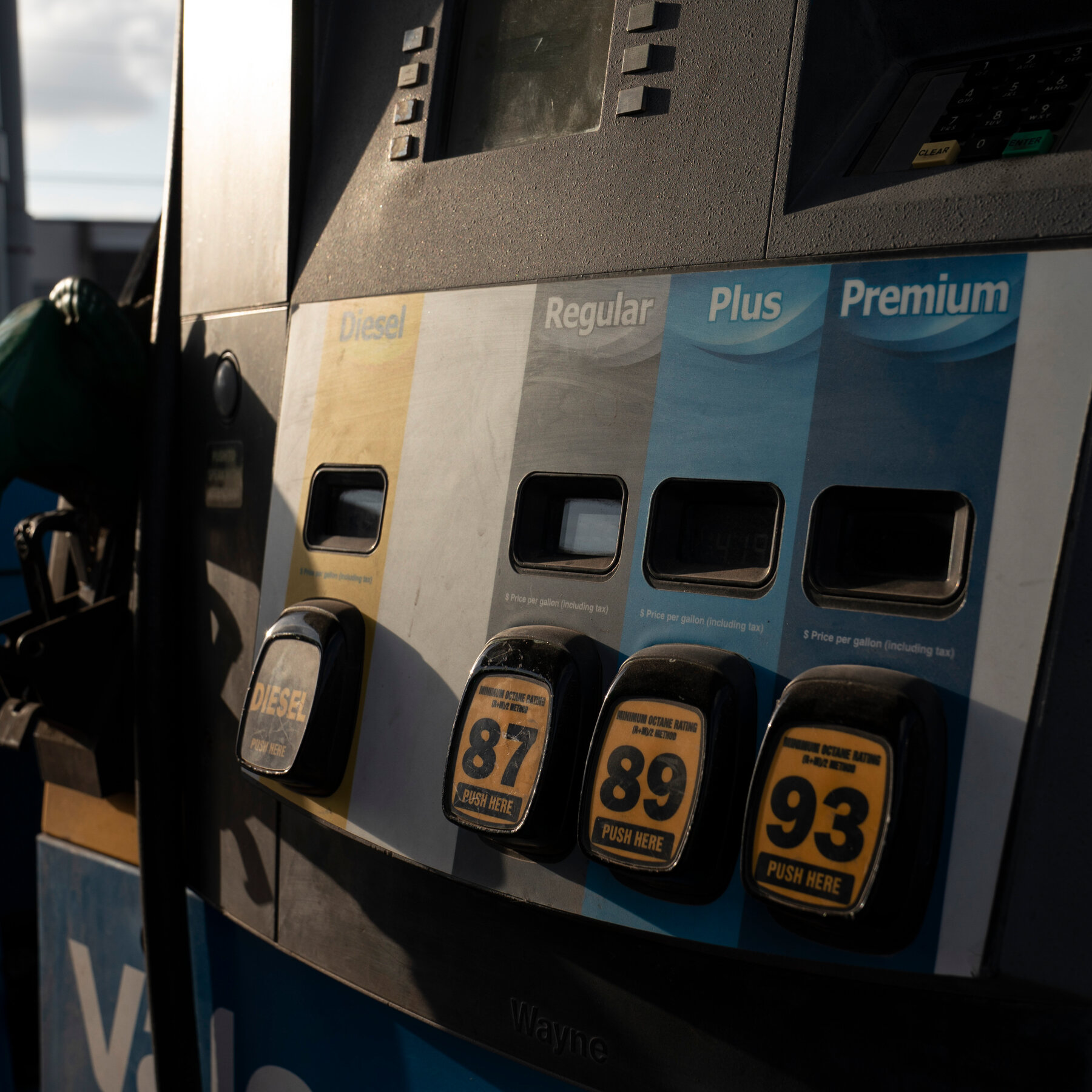 You are currently viewing U.S. Average Gas Price Returns to $4 a Gallon as Iran Crisis Escalates