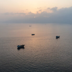Read more about the article Shippers Face Deepening Dilemma as U.S. and Iran Vie for Control of the Strait