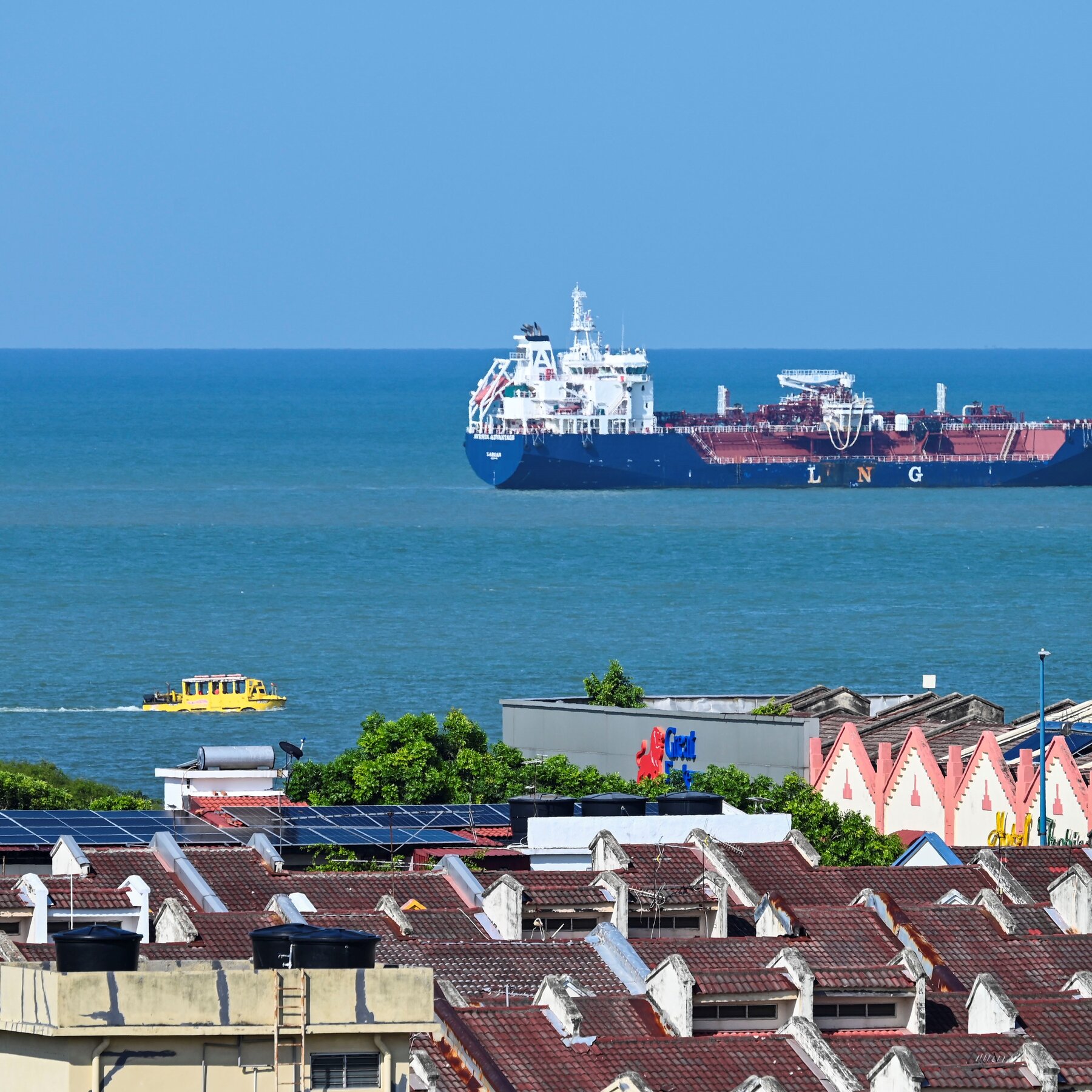 You are currently viewing Why One Global Shipping Choke Point Isn’t a Blueprint for Another