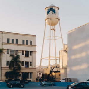 Read more about the article David Ellison Floats Hollywood Exit as States Threaten His Warner Bros. Deal
