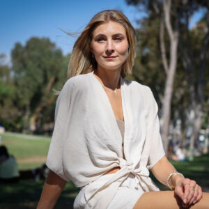 Read more about the article Should You Be Dating While Unemployed?