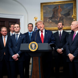 Read more about the article Trump, Who Has Amassed Enormous Wealth in Crypto, Hosts Industry Leaders