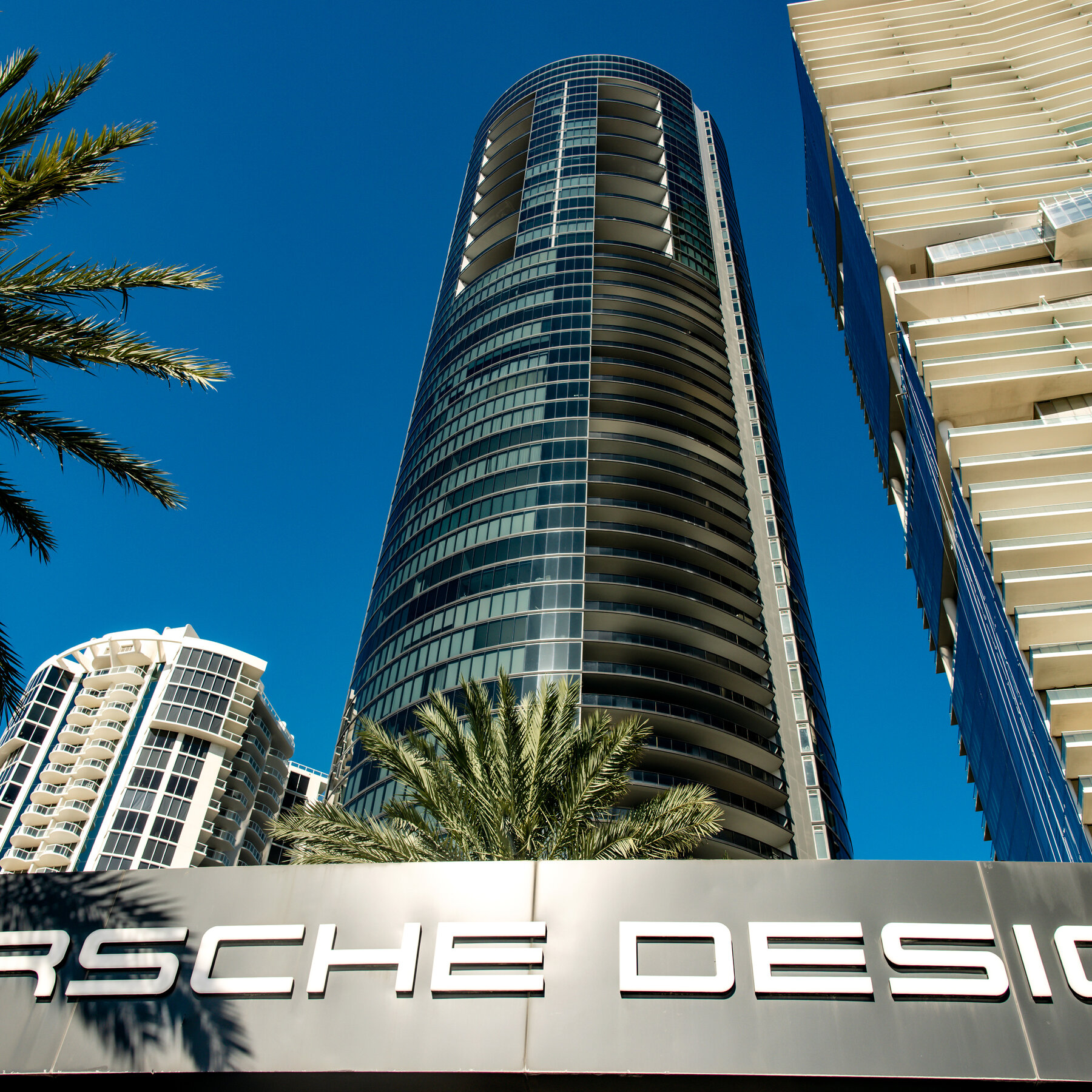 Read more about the article Why Porsche, Bentley and Other Car Brands Entered Miami’s Condo Market