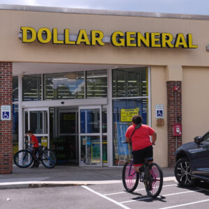 Read more about the article Dollar Tree and Dollar General Report Sales Gains as Shoppers Cut Costs