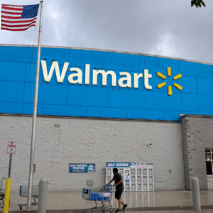Read more about the article Walmart to Pay $50 Million to Settle Opioid Lawsuit, US Says