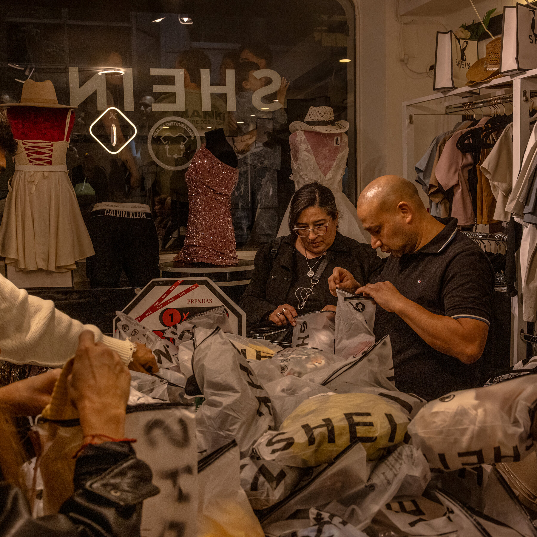 You are currently viewing Shein, a Fast-Fashion Giant, Struggles to Grow Ahead of a Much-Delayed IPO