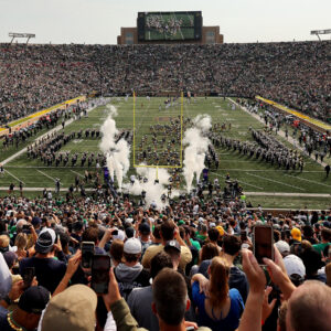 Read more about the article Notre Dame’s Jersey Patch Deal With SoFi Divides Alumni and Fans