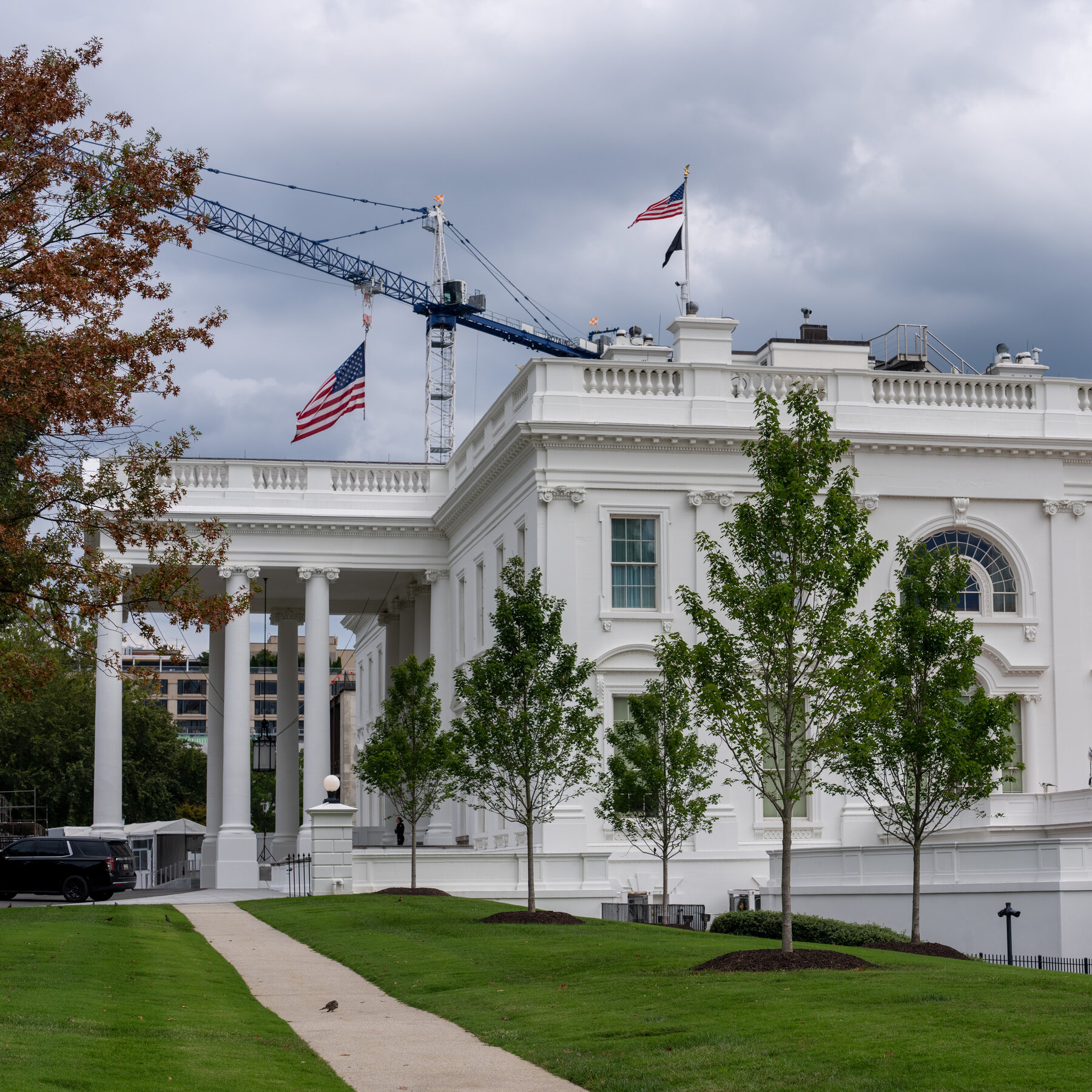 You are currently viewing CNN, MS NOW and Politico to Sue Trump Administration Over White House Access