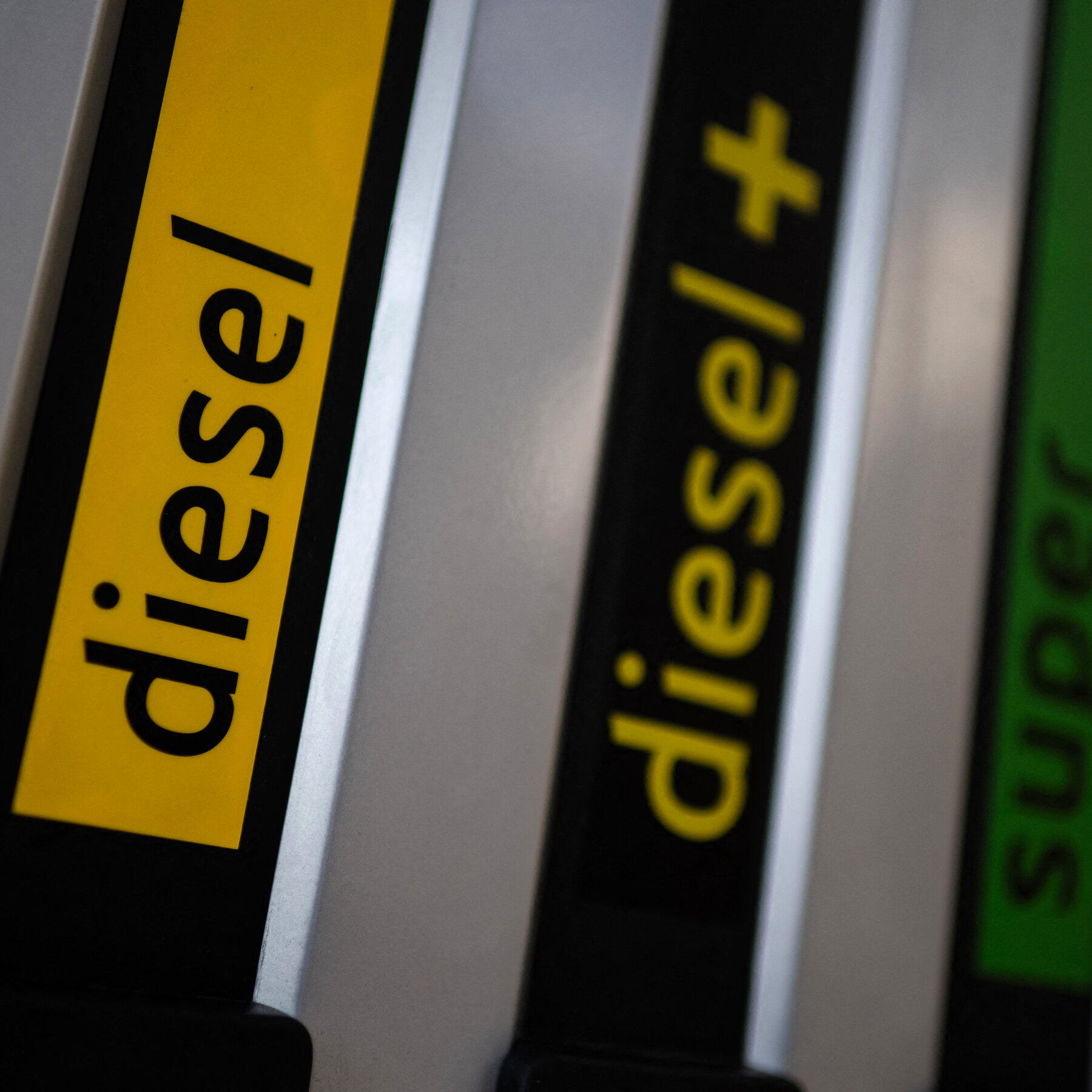 You are currently viewing Oil Jumps for Fourth Straight Day and Diesel Nears Record High