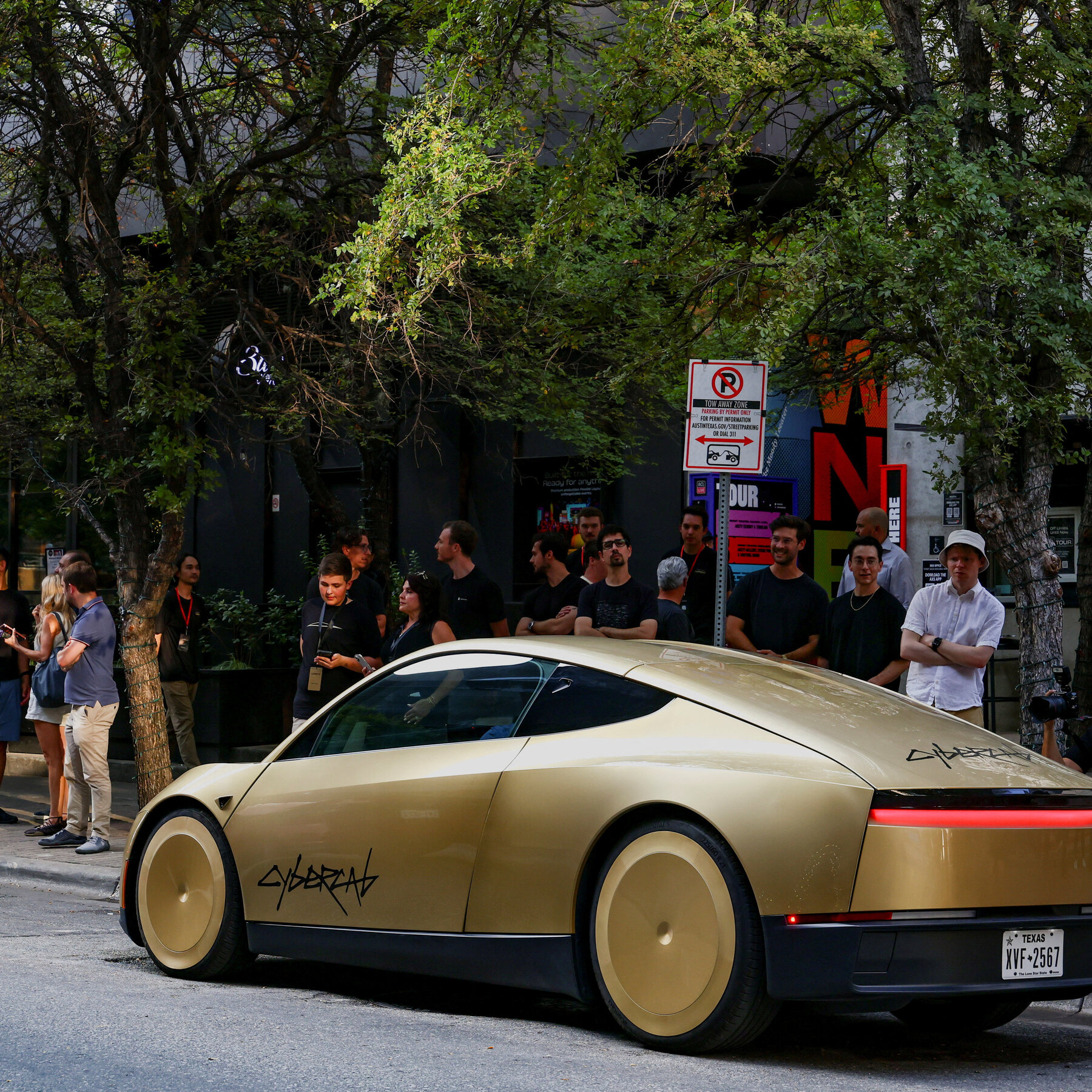 You are currently viewing Tesla’s Cybercab Is Being Investigated by Federal Regulators