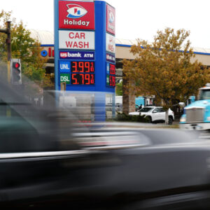 Read more about the article Oil Prices Rise Slightly After U.S. and Iran Trade Strikes