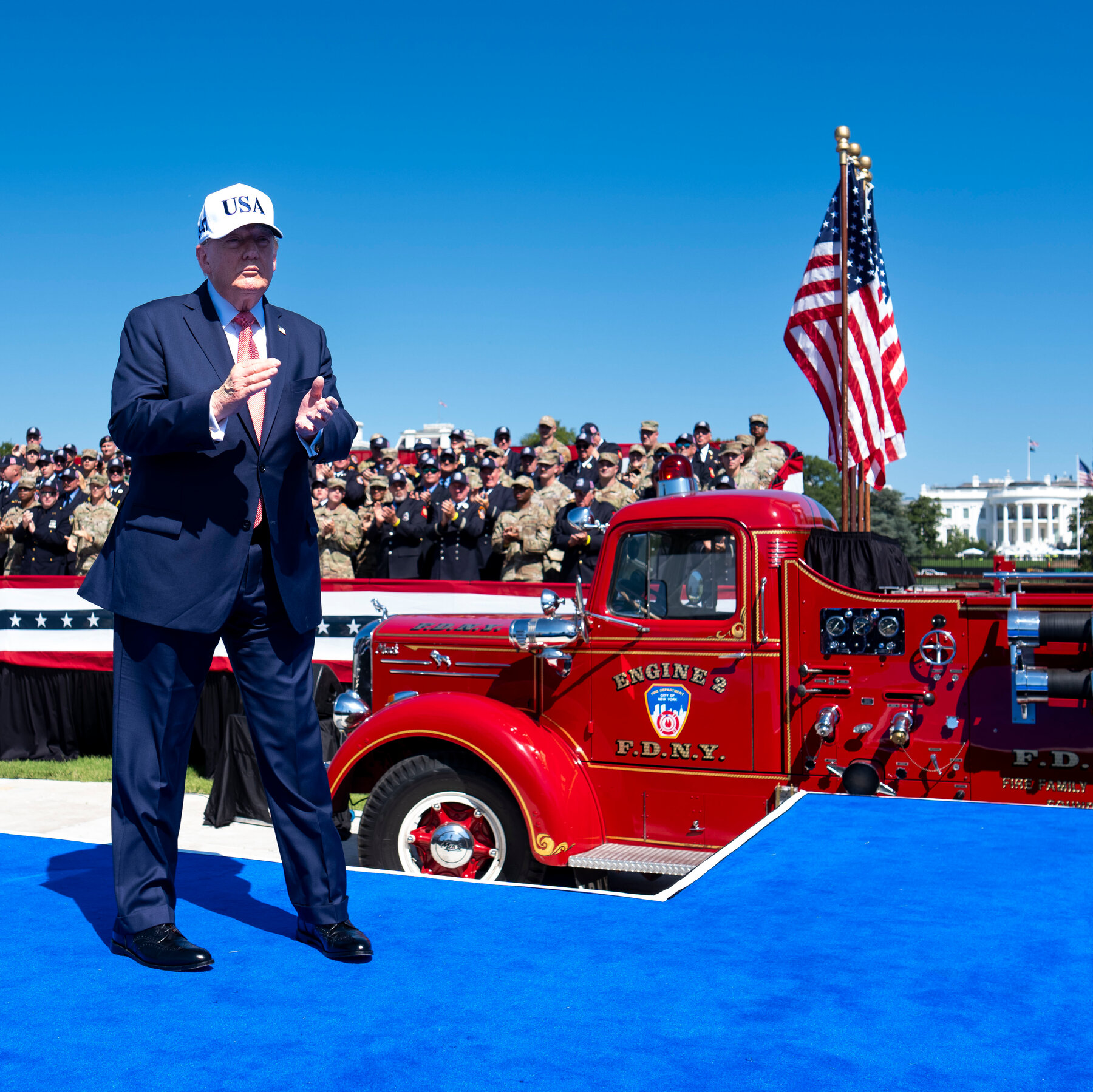 You are currently viewing Trump’s Midterm Pitch Clouded by Iran War and Canada Tariffs