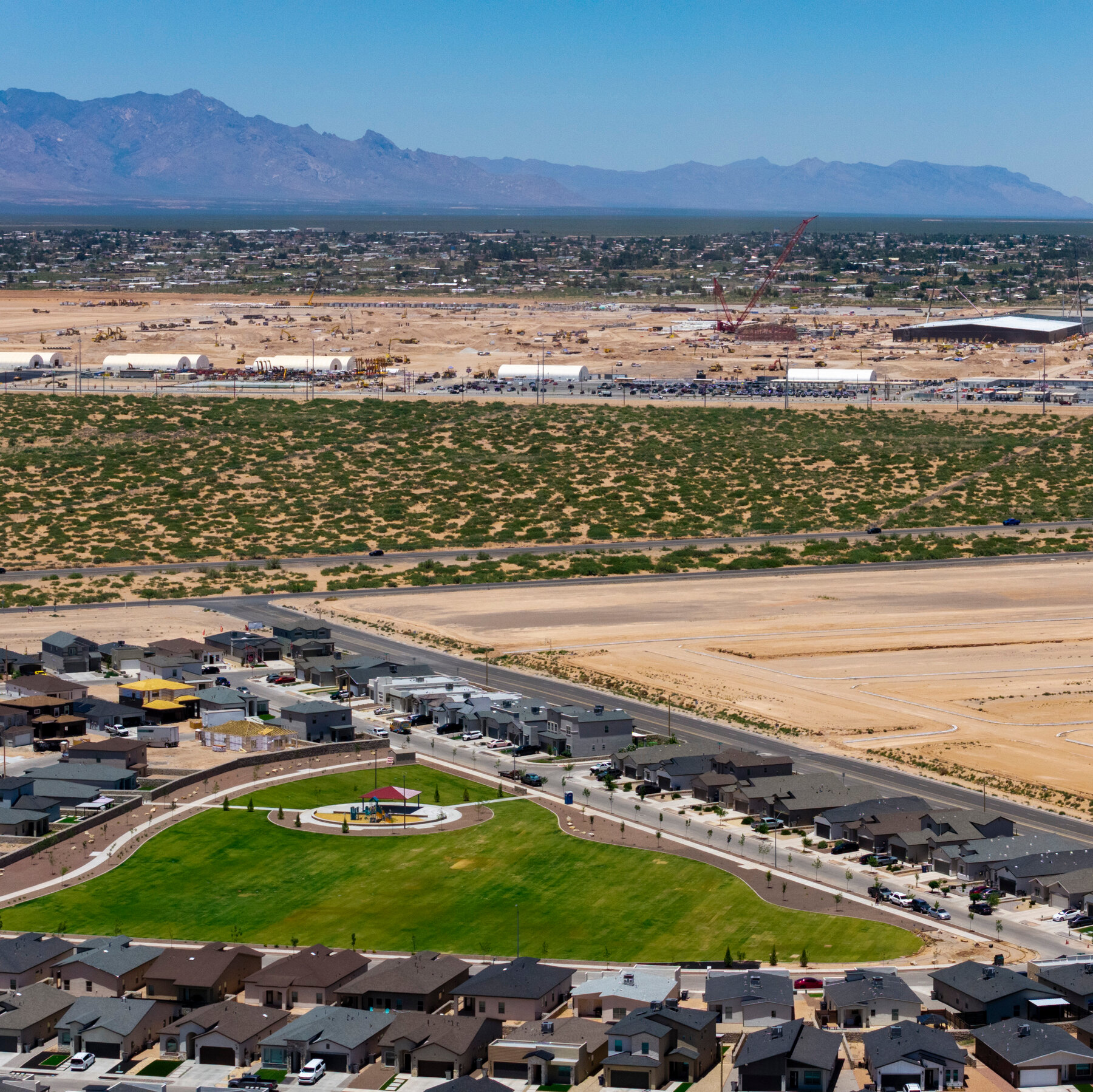 You are currently viewing A.I. Data Center Pollution Poses Health Threat, Former E.P.A. Officials Warn