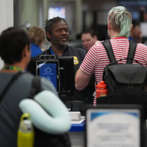 Read more about the article TSA May Allow Passengers With PreCheck to Bring Water Through Checkpoints