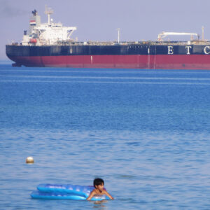 Read more about the article Gulf Tankers Are Running Out of Ways to Export Oil: ‘These Waters Aren’t Safe’