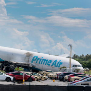 Read more about the article Amazon Suspends Flights With Airline Whose Plane Crashed in Miami