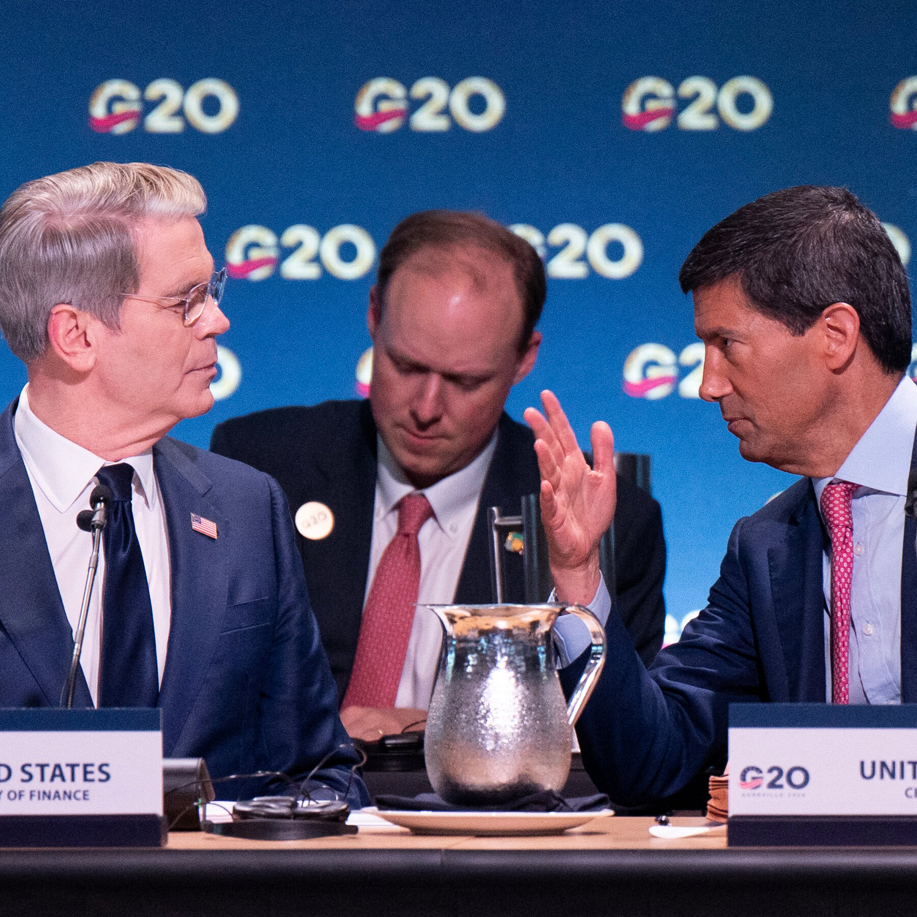 Read more about the article Bessent and Warsh Take On the Bond Bears