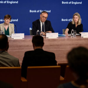 Read more about the article Bank of England Holds Rates Steady but Warns of Inflation Pressures