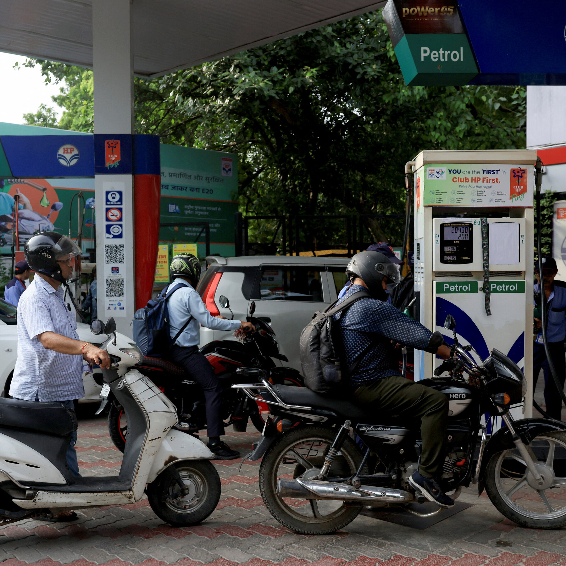 Read more about the article India Is Again Squeezed Between the Threat of Trump Tariffs and Russian Oil