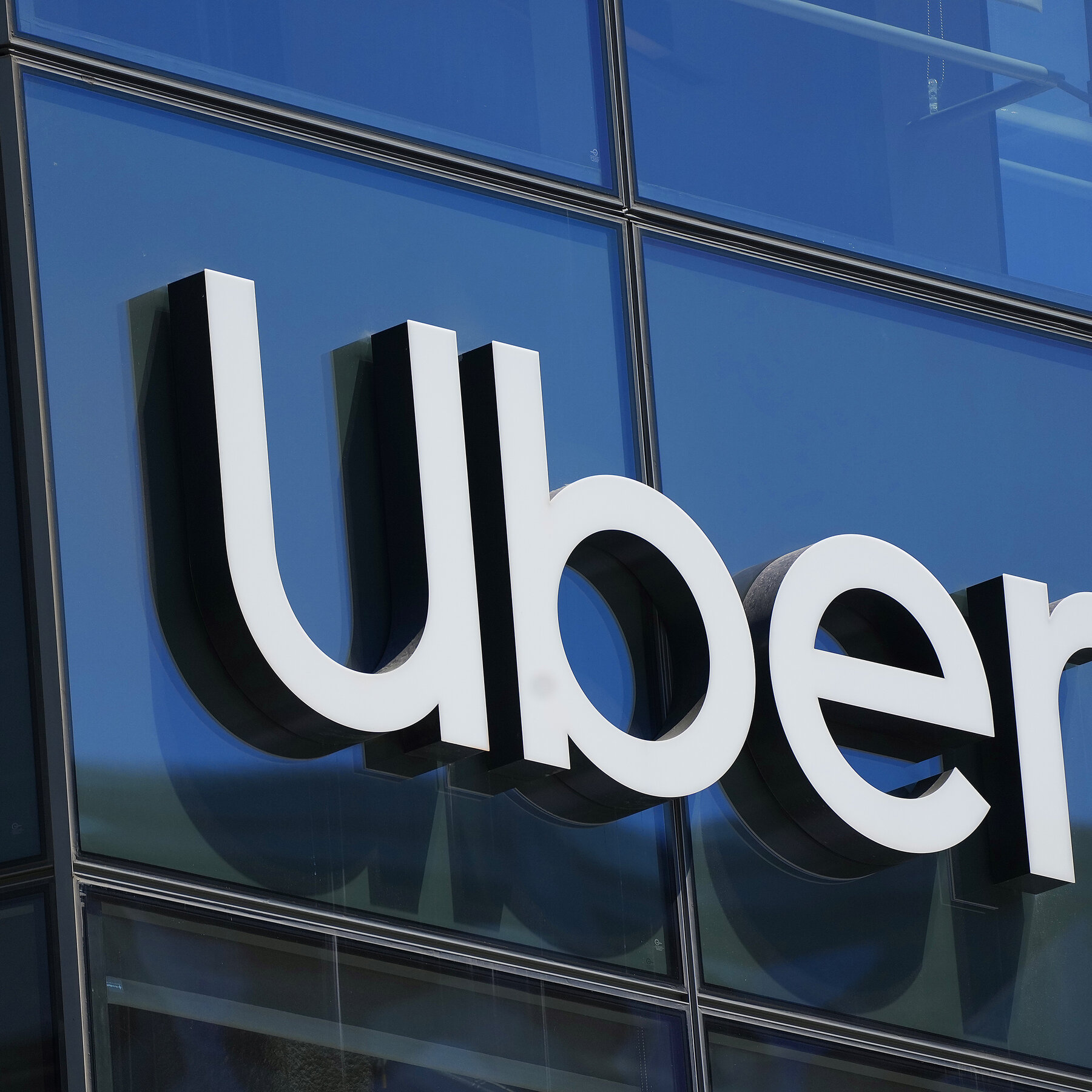 Read more about the article Uber to Pay $40 Million to Parents of Woman Fatally Hit by Car