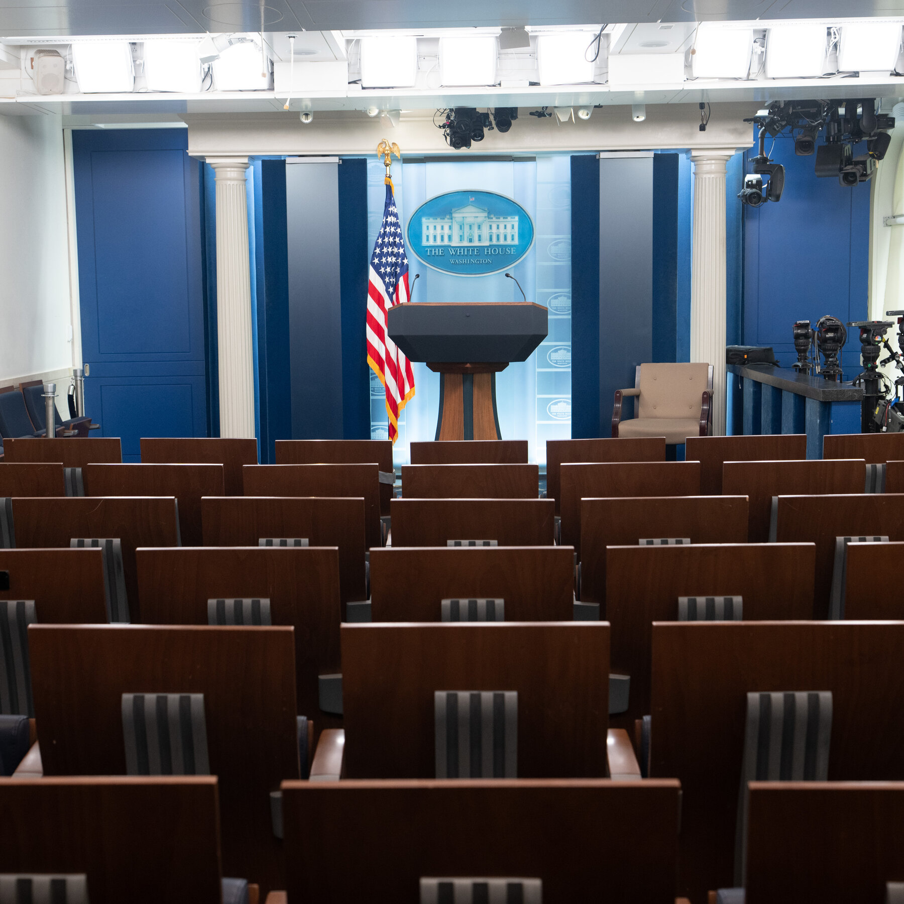 You are currently viewing White House Defends Trump’s Ban on CNN, MS NOW and Politico in Court Filing