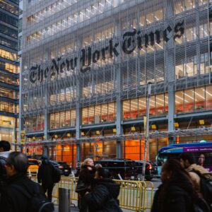Read more about the article The New York Times stopped publishing White House pool photos in support of the banned outlets.