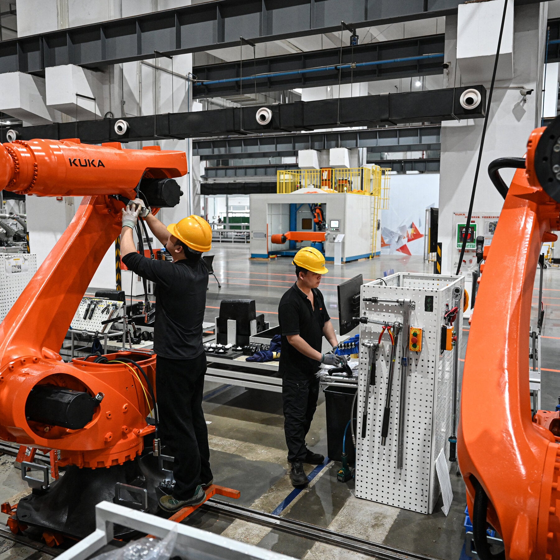 Read more about the article In a Race With China, German Robots Are Outnumbered 14 to 1