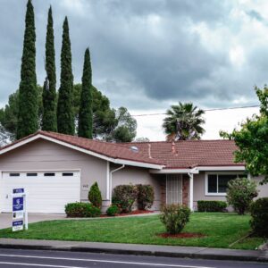 Read more about the article Mortgage Rates Hit 7% as Iran War Fallout Crushes a Weak Housing Market