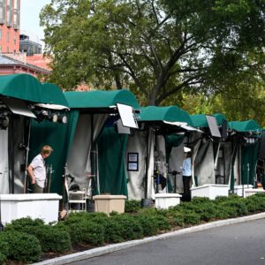 Read more about the article CNN and CBS Will Resume White House Coverage After Standoff