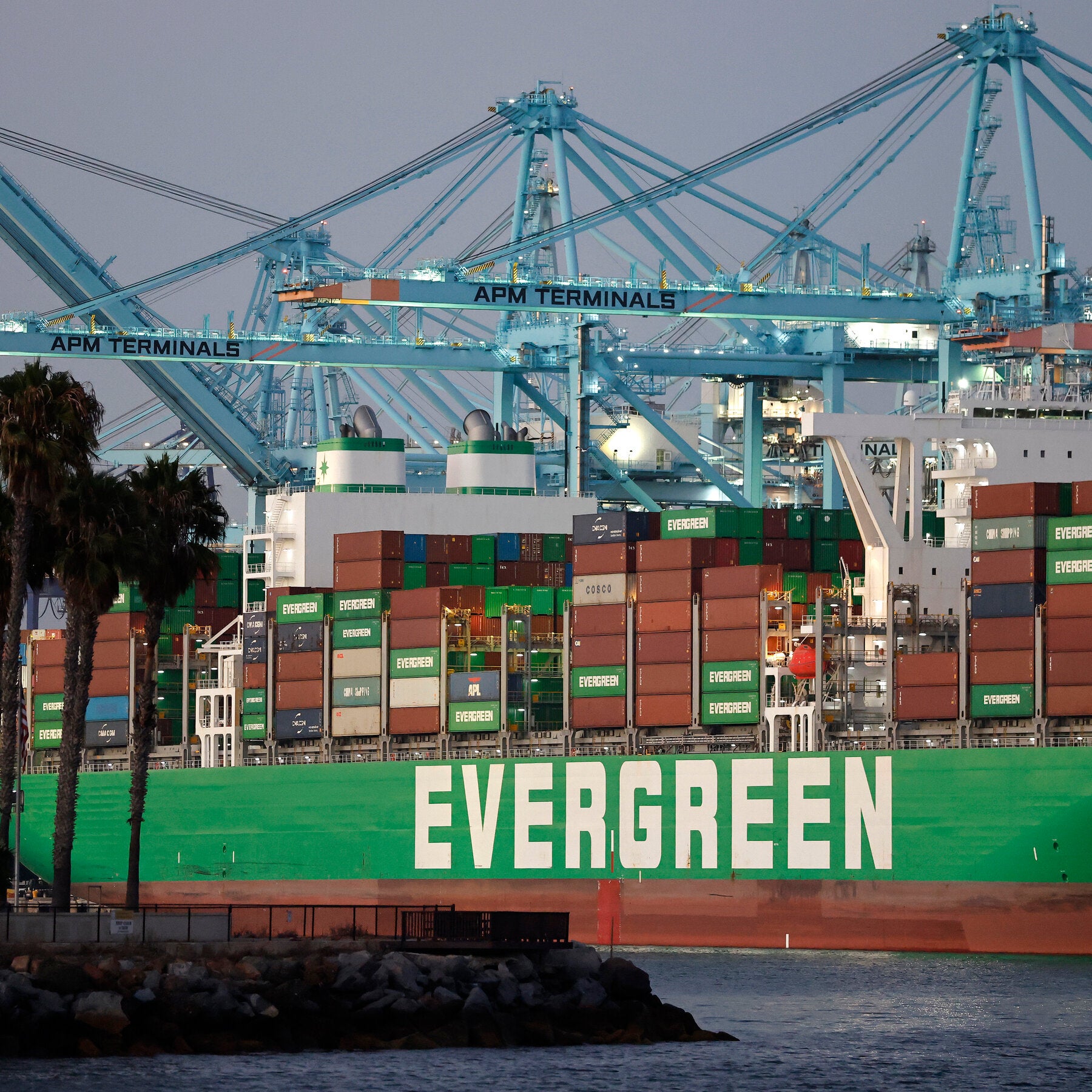 You are currently viewing China and the U.S. Pledge to Cut Tariffs on $60 Billion in Goods