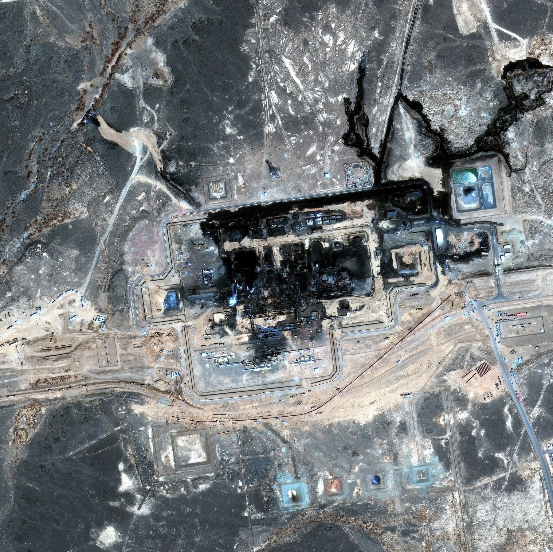 You are currently viewing Tankers Are Loading Oil Again From a Vital Saudi Pipeline